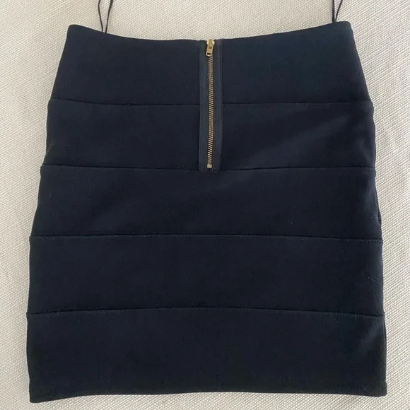 Black stretch mini skirt - Picture 4 of 5